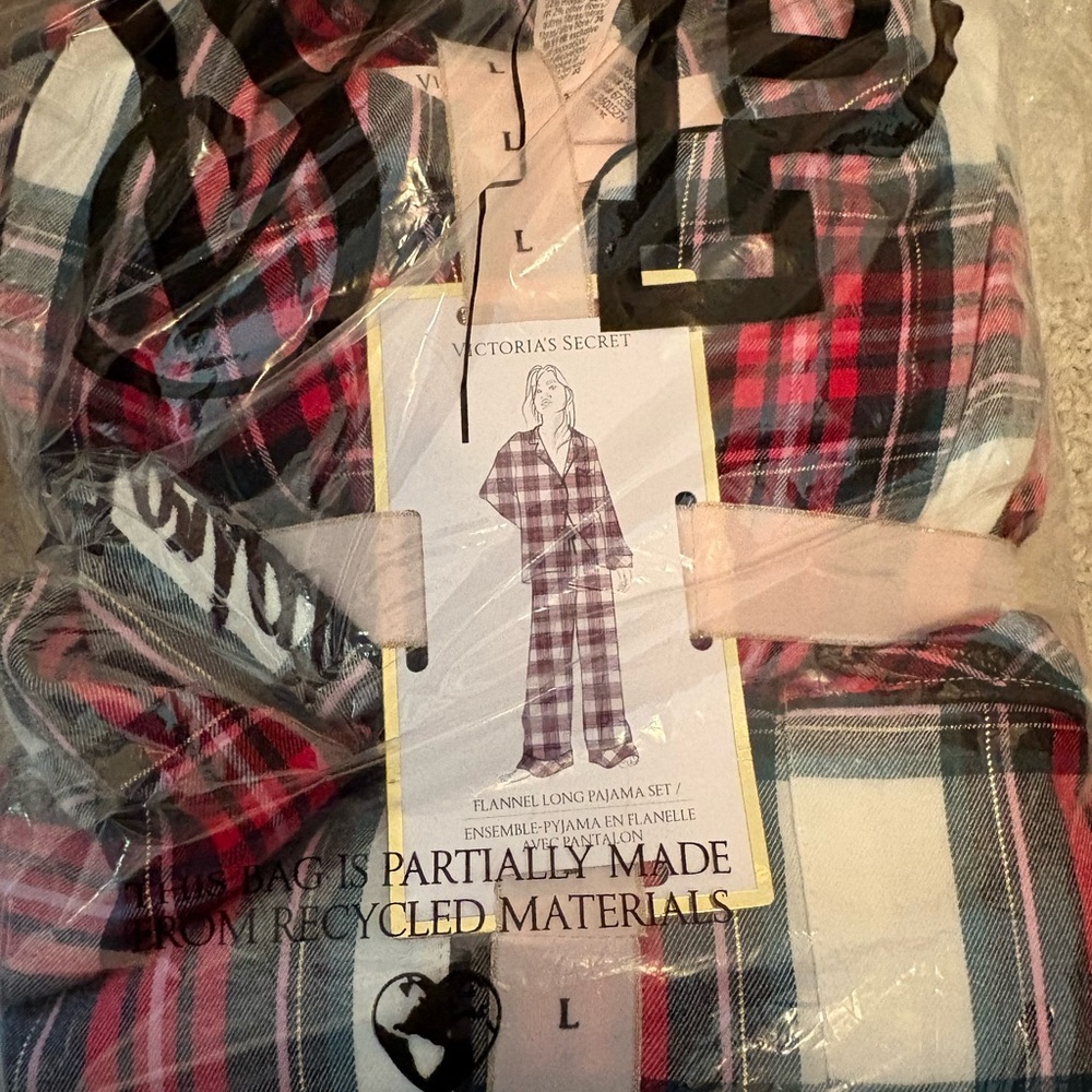 COPY - Victoria’s Secret women’s re/black pajamas nwt 69.95 size Large